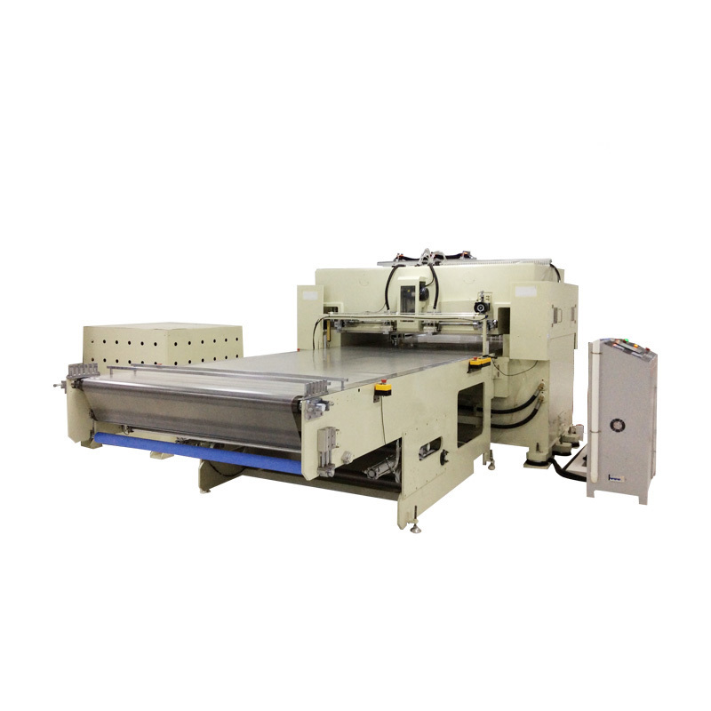 全自動(dòng)大型RTC偏(pian)光片模(mo)切機