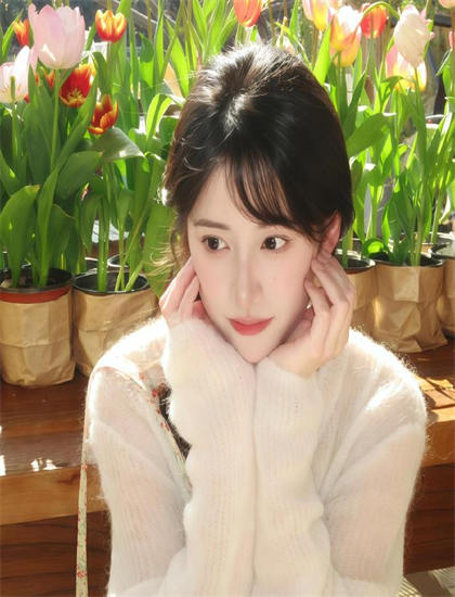 《摇滚帮》叙事手法解析大师级的：时间线安排与视角切换技巧探讨